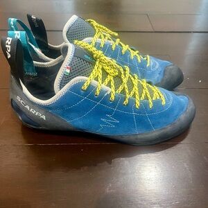 Scarpa Helix Men’s Rock Climbing Shoes Blue and Yellow Laces